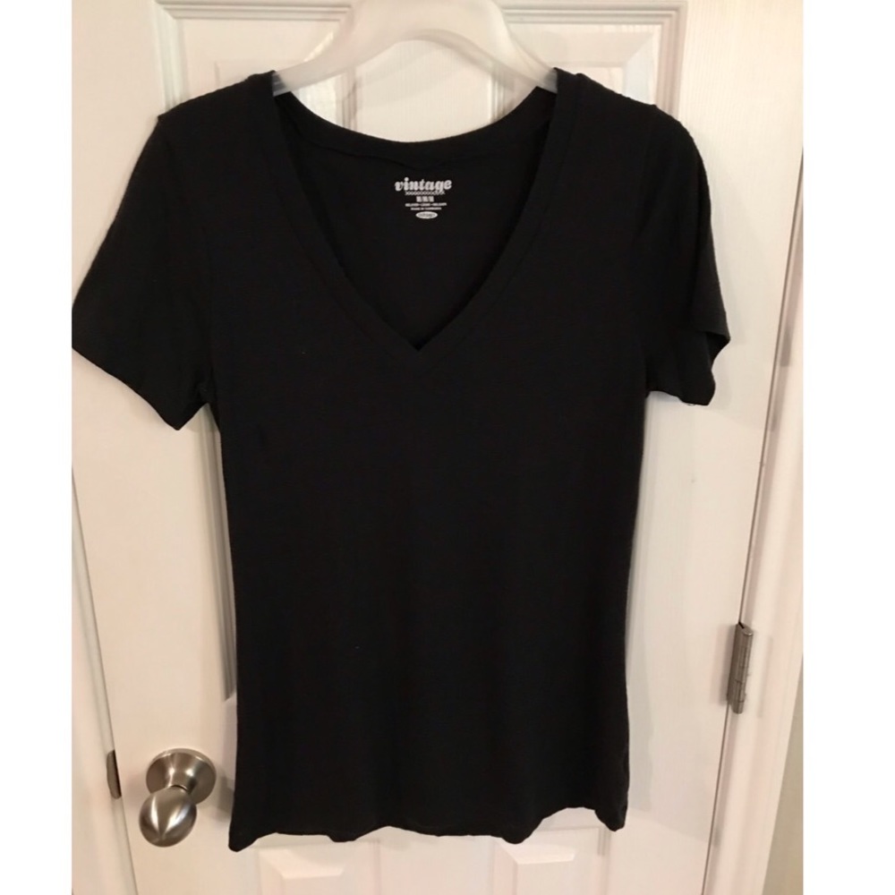 Basic V Neck Tee